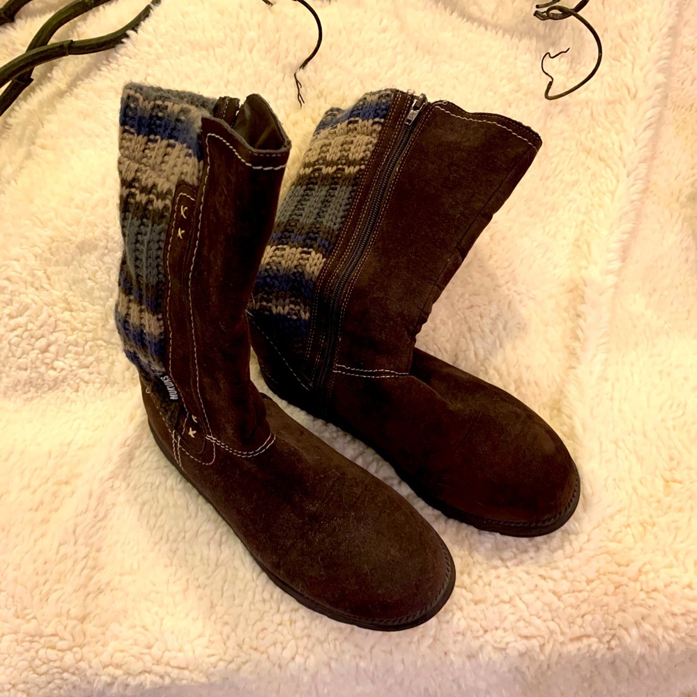 Barely used suede and sweater Mukluks.  Size 9
